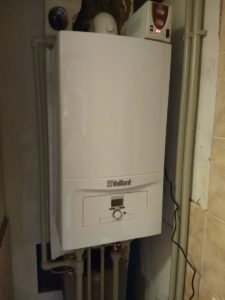 Настінний двоконтурний газовий котел Vaillant серії PRO